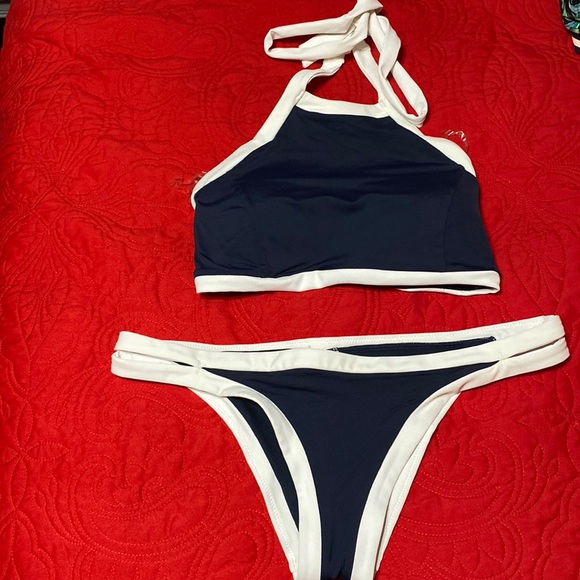 Sea folly halter and Brazilian bottoms - Picture 1 of 3